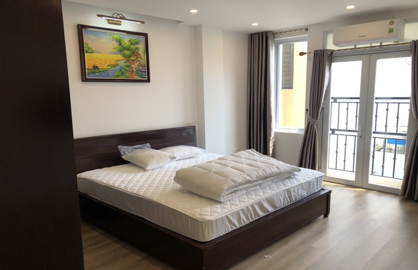 Balcony apartment for rent with 02 bedroom in Yet Kieu, Hoan Kiem