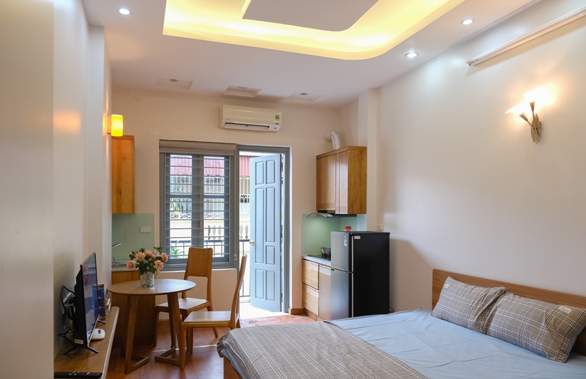 Balcony studio for rent with 01 bedroom in Nghi Tam, Ha Noi