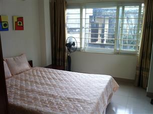Bright 01 bedroom apartment for rent in Lang Ha, Dong Da district
