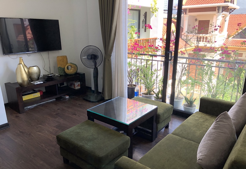 Nice balcony 01 bedroom apartment for rent in Xuan Dieu, Tay Ho