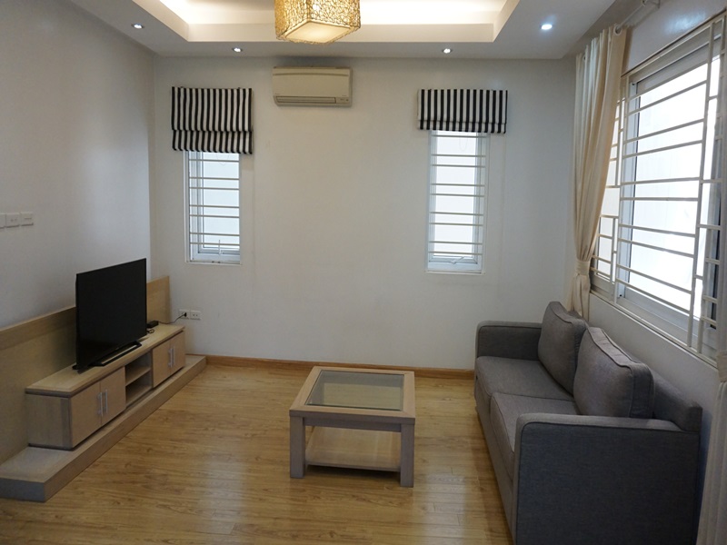 Balcony apartment for rent with 01 bedroom in Ho Ba Mau, Le Duan, Dong Da