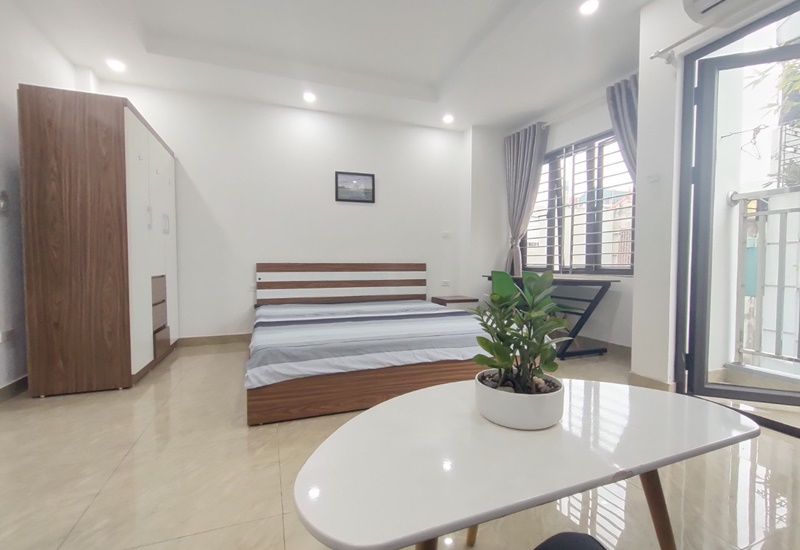 Balcony studio for rent with 01 bedroom in Le Van Luong, Cau Giay
