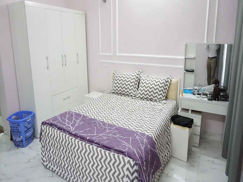 Balcony studio for rent with 01 bedroom in Hoang Hoa Tham, Ba Dinh
