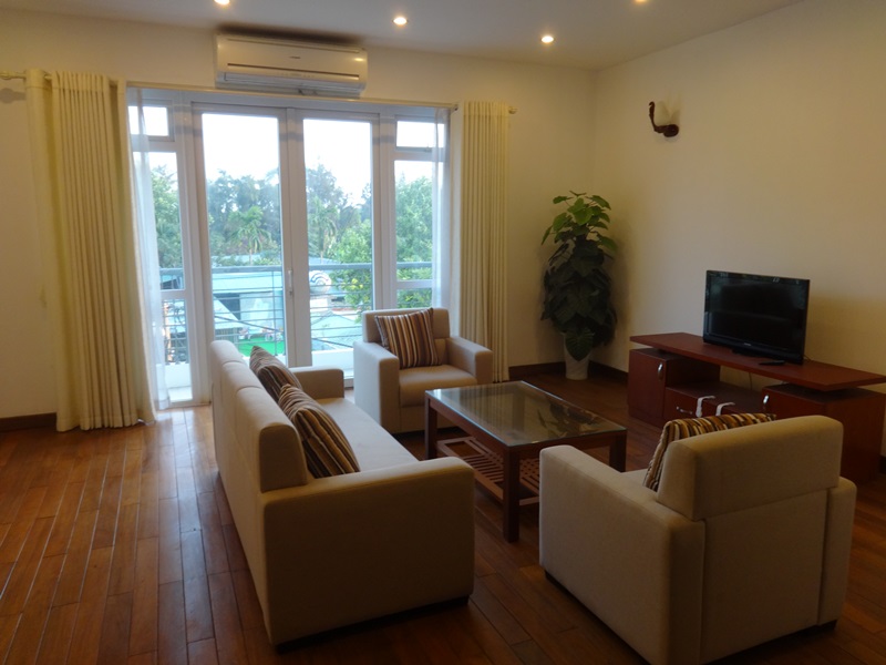 Balcony 02 bedroom apartment for rent in Dang Thai Mai, Tay Ho