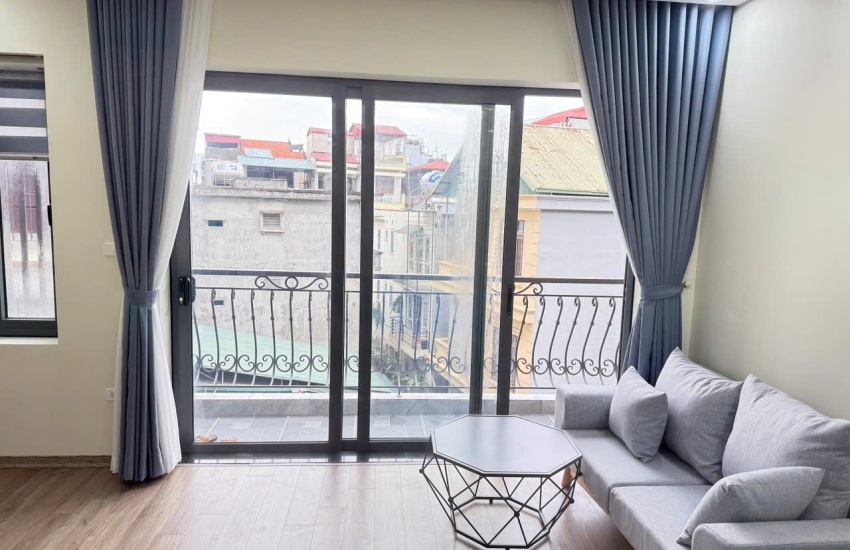 Balcony studio for rent with 01 bedroom in Tu Lien, Tay Ho