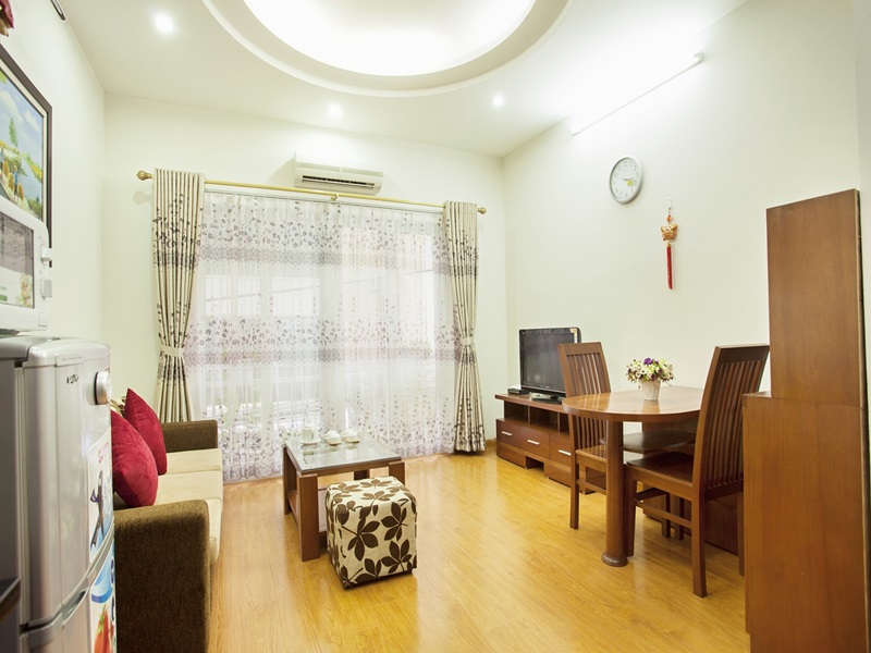 Balcony apartment with 01 bedroom for rent in Lieu Giai, Ba Dinh