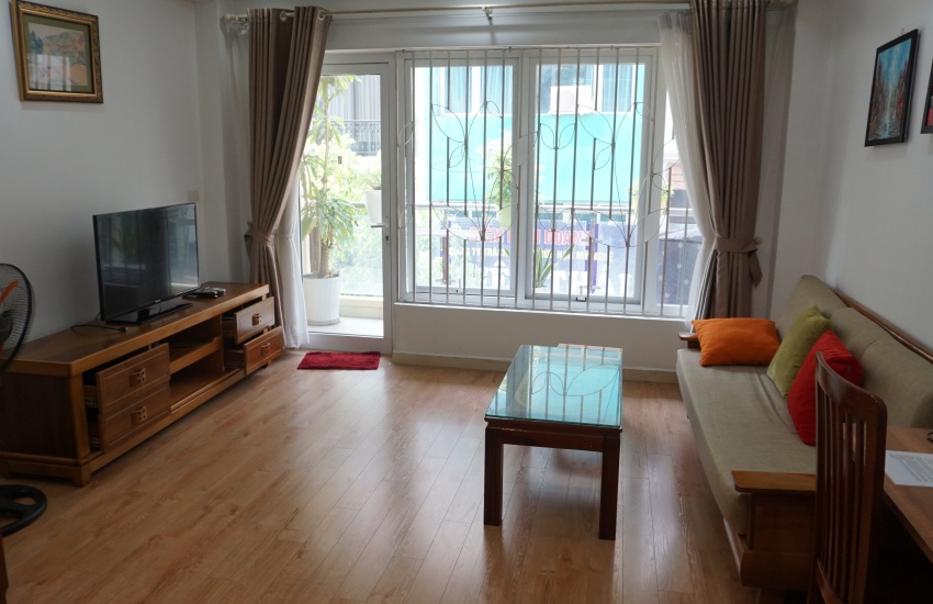 Balcony apartment for rent with 01 bedroom on Pho Duc Chinh, Ba Dinh