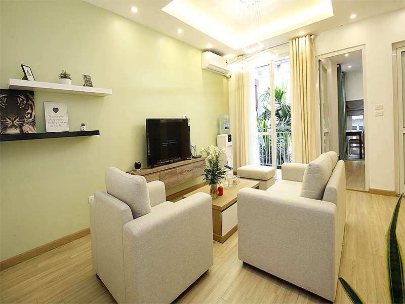 New balcony apartment for rent with 02 bedrooms in Xuan Dieu, Tay Ho