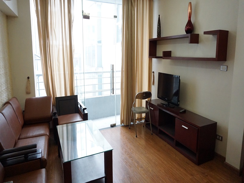 Balcony 01 bedroom apartment for rent in Thuy Khue, Ba Dinh