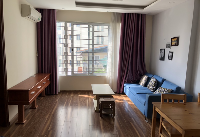 Balcony apartment for rent with 01 bedroom in Phan Huy Chu, Hoan Kiem