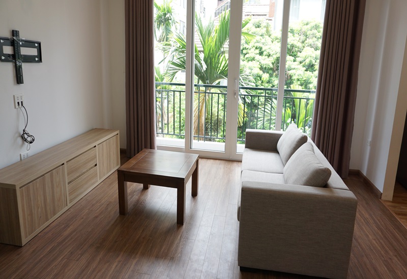 Balcony 01 bedroom apartment for rent in Dang Thai Mai, Tay Ho
