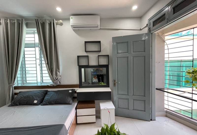 Balcony studio for rent with 01 bedroom in Xuan Thuy, Cau Giay