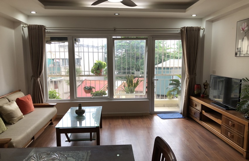 Balcony apartment for rent with 01 bedroom on Pho Duc Chinh, Ba Dinh