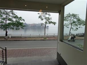Lake view, 02 bedroom apartment for rent in Tay Ho