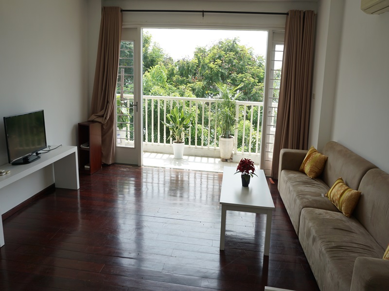 Lake view, balcony apartment for rent with 02 bedrooms in Nhat Chieu, Tay Ho