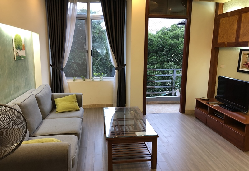 Balcony 01 bedroom apartment for rent in Tu Hoa, Tay Ho