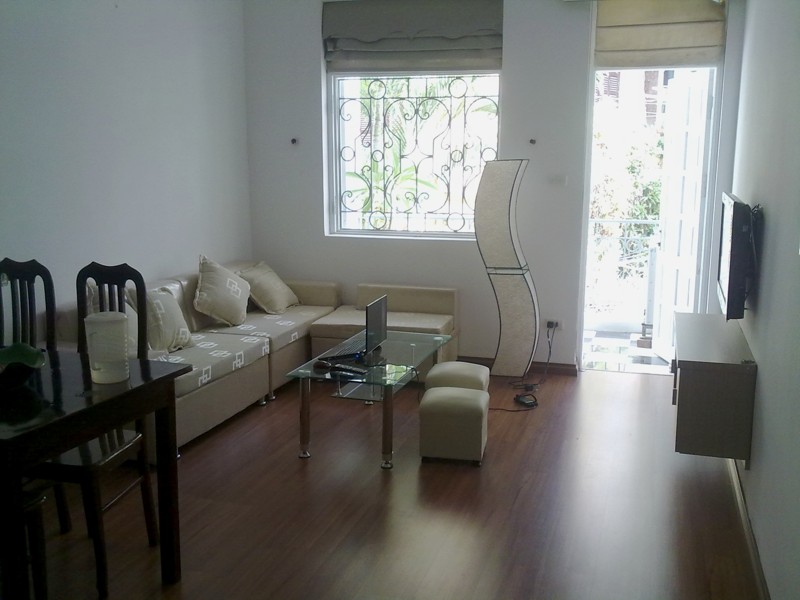 Balcony 01 bedroom apartment for rent in Dao Tan, Ba Dinh