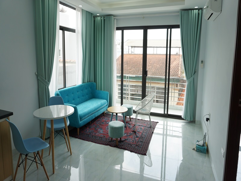 Balcony 01 bedroom apartment for rent in Au Co, Tay Ho
