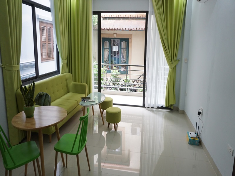 Balcony 01 bedroom apartment for rent in Au Co, Tay Ho