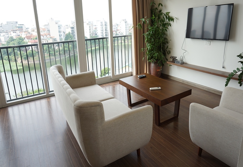 Lake view apartment for rent with 02 bedroom in To Ngoc Van, Tay Ho