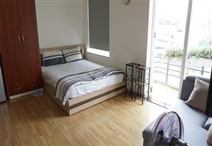 Balcony studio with 01 bedroom for rent in Hoan Kiem