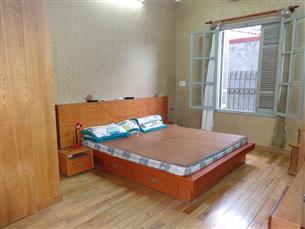 Cheap 02 bedroom apartment for rent in Doi Can, Ba Dinh