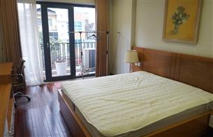 Balcony apartment for rent with 01 bedroom on Pho Hue, Hoan Kiem