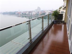 Lake view serviced apartment with 03 bedrooms for rent in Xuan Dieu, Tay Ho