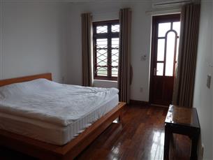 Apartment for rent with 02 bedrooms near Van Mieu, Dong Da district