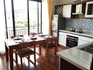 Lake view, luxurious serviced apartment with 03 bedrooms for rent in Tay Ho