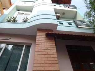 House for rent with 03 bedrooms in Nghi Tam village. Tay Ho
