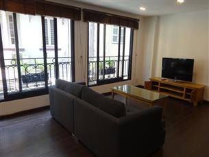 Nice apartment with 02 bedrooms for rent in Xuan Dieu, Tay Ho