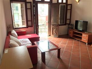 Balcony apartment with 01 bedroom in Truc Bach, Ba Dinh