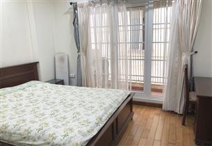 Balcony apartment for rent with 01 bedroom in Nam Ngu, Hoan Kiem