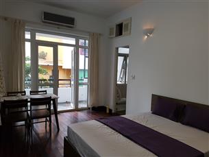 Balcony studio for rent with 01 bedroom in Hoang Ngan, Cau Giay