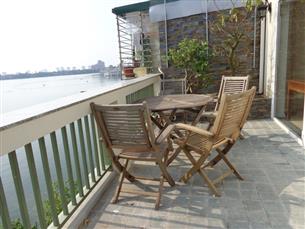 Lake view, nice serviced apartment with 02 bedrooms in Yen Phu, Tay Ho