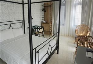 Balcony studio for rent with 01 bedroom in Ngoc Thuy, Long Bien