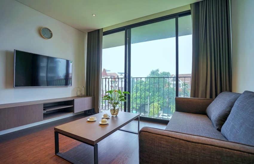 Lake view apartment for rent with 01 bedroom in To Ngoc Van, Tay Ho