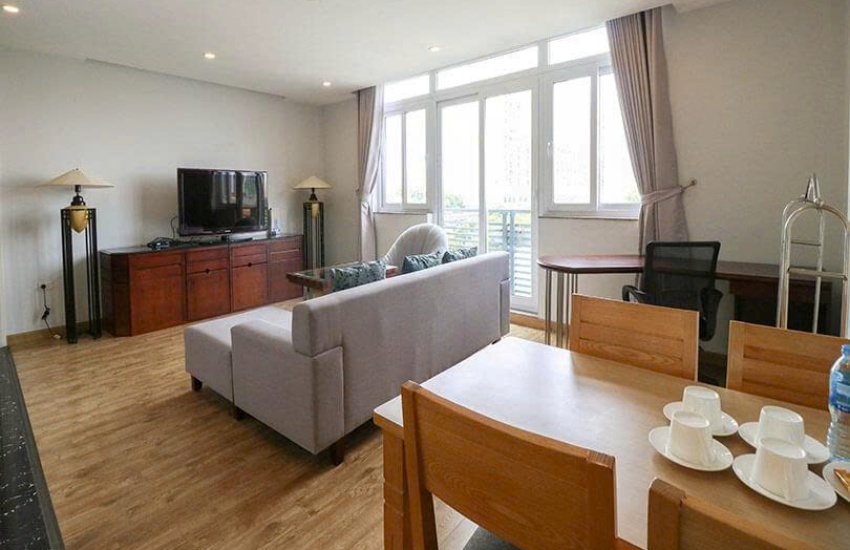 Balcony apartment for rent with 01 bedroom in Giang Vo, Ba Dinh, Ha Noi