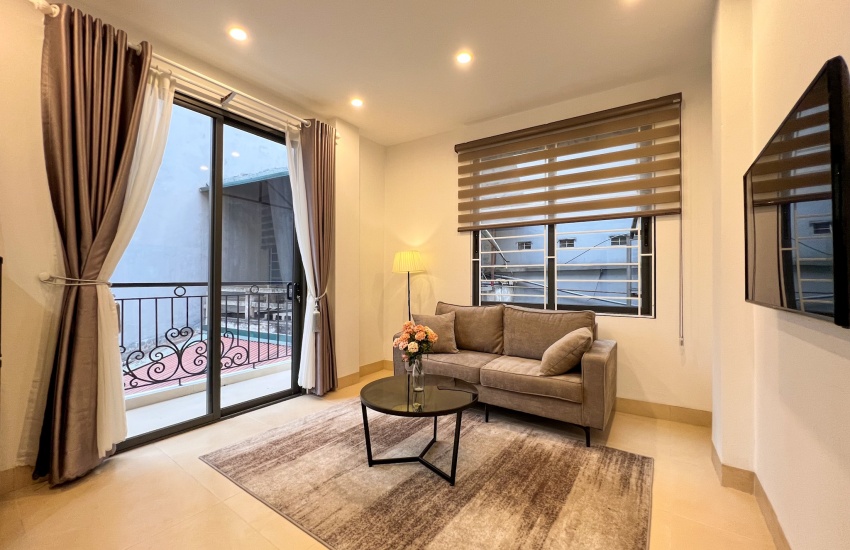 Balcony apartment for rent with 01 bedroom in Kim Ma, Ba Dinh