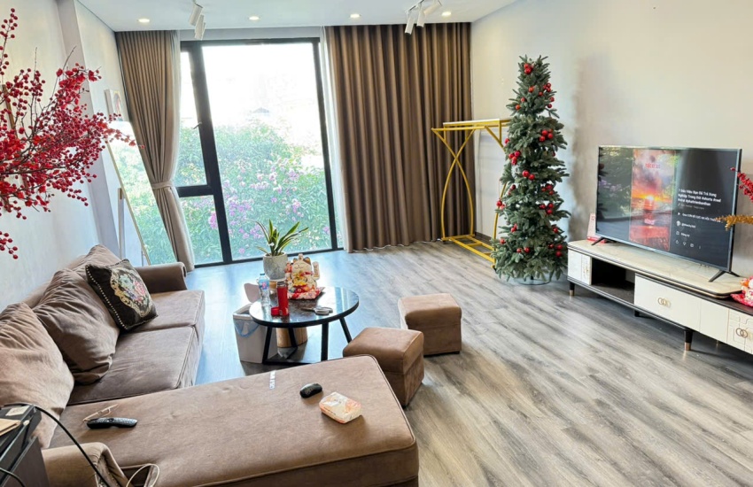 Balcony apartment for rent with 01 bedroom on Tran Quy Cap, Quoc Tu Giam Ward. Ha Noi