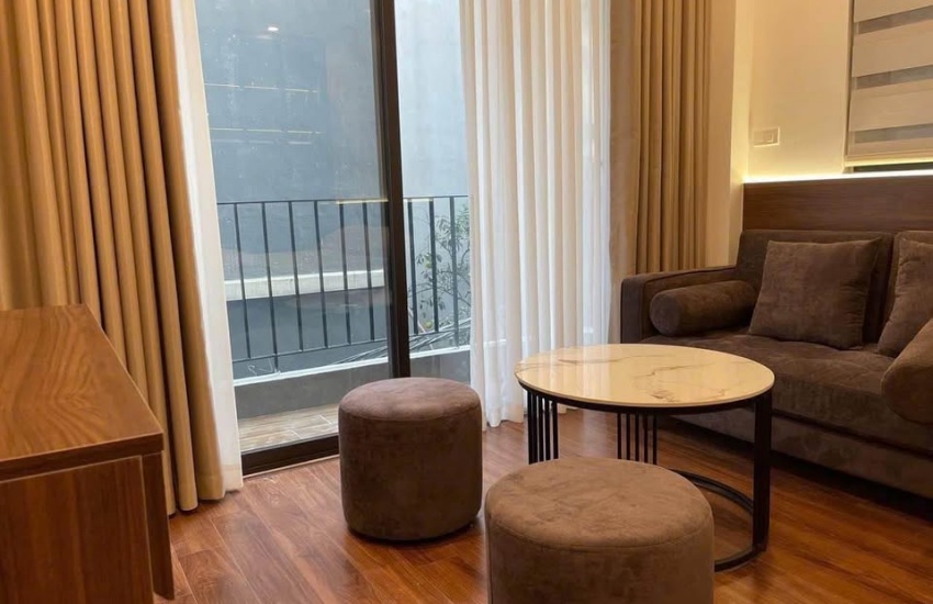 Balcony studio for rent with 01 bedroom in Au Co, Tay Ho