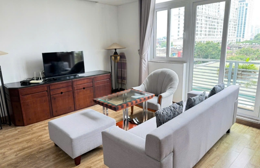 Balcony apartment for rent with 01 bedroom in Giang Vo, Ba Dinh