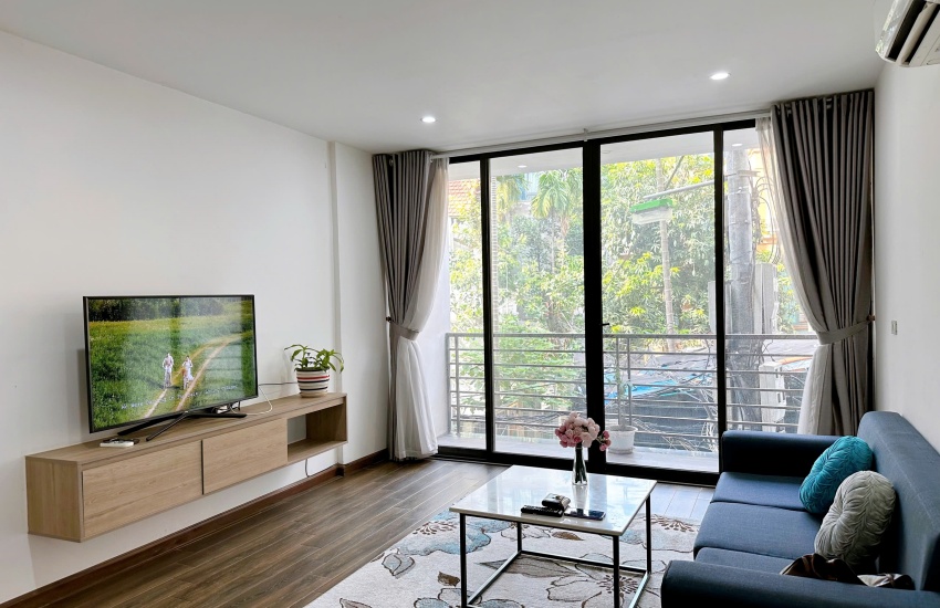 Balcony apartment for rent with 01 bedroom in To Ngoc Van, Ha Noi