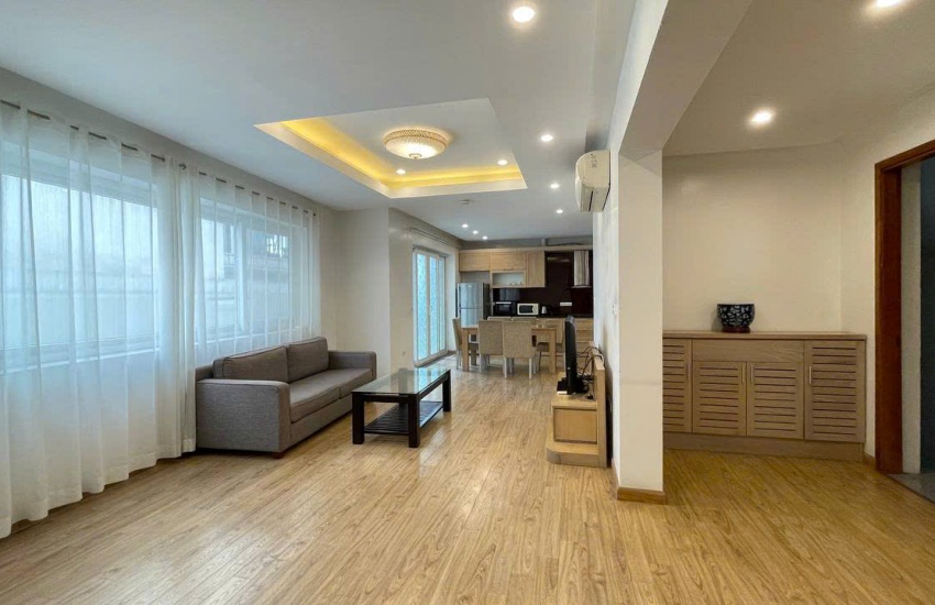 Balcony apartment for rent with 03 bedrooms in Ho Ba Mau, Dong Da