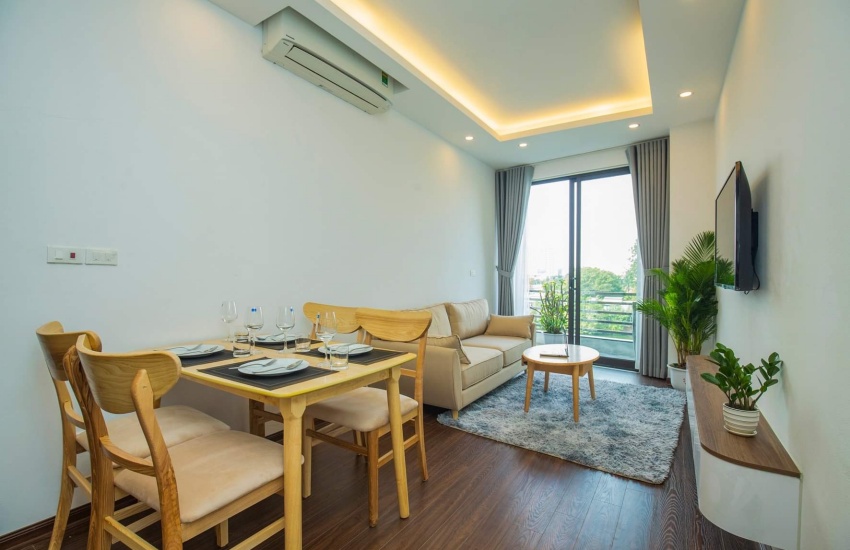 Balcony, lake view apartment for rent with 02 bedrooms on Vu Mien, Tay Ho