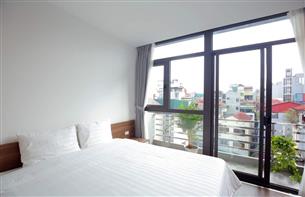 Balcony apartment for rent with 01 bedroom on Vu Mien, Tay Ho