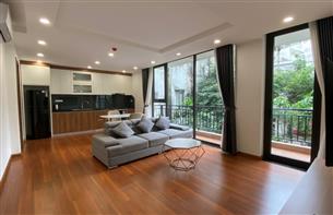 Balcony apartment for rent with 01 bedroom in Dang Thai Mai, Tay Ho