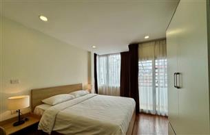 Balcony studio for rent with 01 bedroom in Tran Quy Kien,Cau Giay