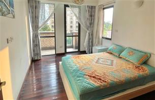 Balcony apartment for rent with 02 bedrooms on Hai Ba Trung str, Hoan Kiem